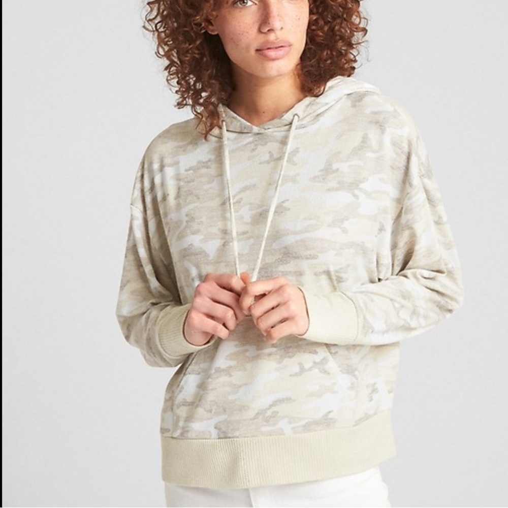 GAP Softspun Pullover Hoodie Beige Gray Camo